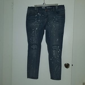 Medium wash mid rise skinny